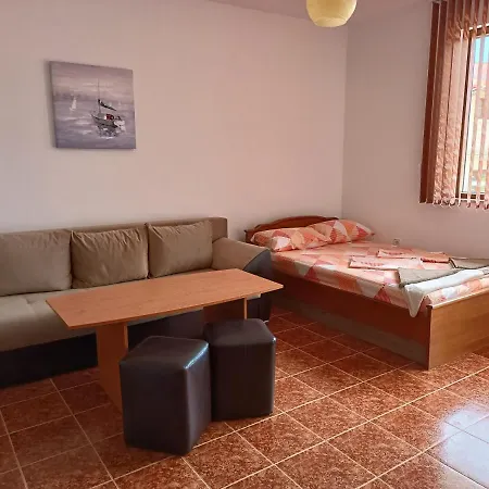 Coral Family Hotel