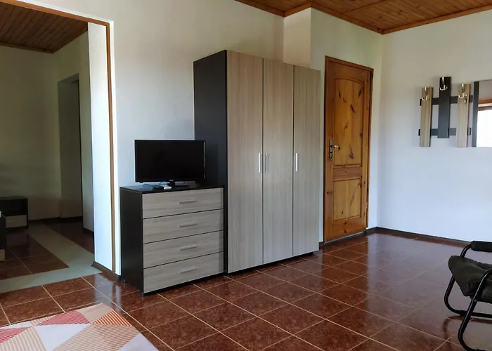 Coral Family Черноморец