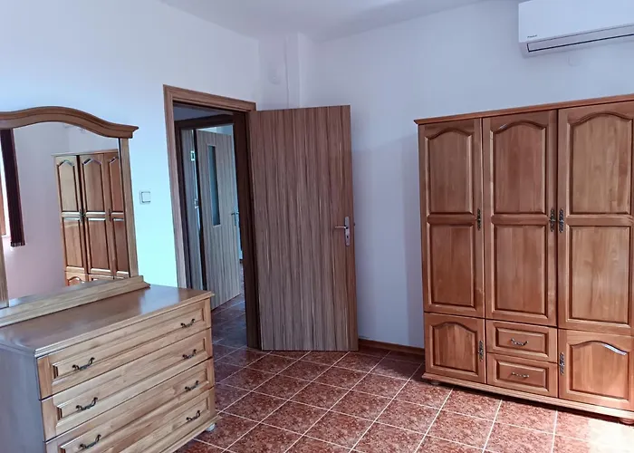 Отель Coral Family