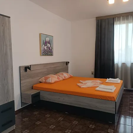 Coral Family Hotell 2*